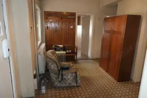 Apartament 4 camere foarte spațios - tot etajul, locație excepțională - imagine 2