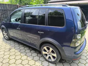Volkswagen Cross Touran - imagine 4