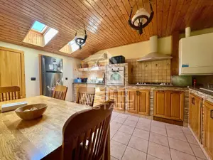 Casa Multifunctionala – Pensiune, Evenimente, Piscina si Crama - imagine 6