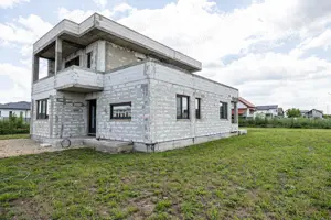 PROPRIETATE VÂNDUTĂ! Vilă spațioasă– Via Carmina, Arad. - imagine 9