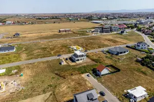 PROPRIETATE VÂNDUTĂ! Vilă spațioasă– Via Carmina, Arad. - imagine 8