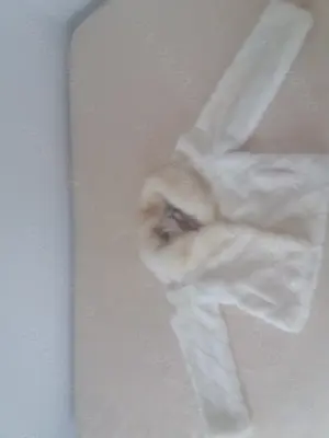 Haina de blana sintetica marimea 38 M ca noua