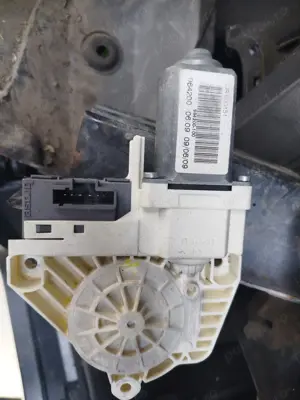 Motoraș geam fata stânga range rover sport 2005-2010