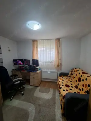 Casă de vânzare   5 km de Pitești, 2.000 mp teren, zonă liniștită