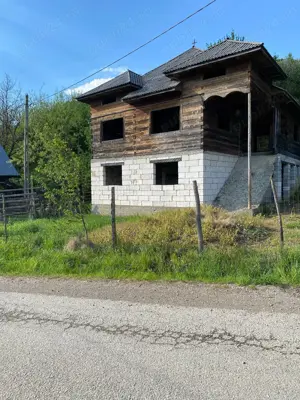 Casa spatioasa pe 2 nivele SACEL, Maramures 182m2 utili - imagine 3