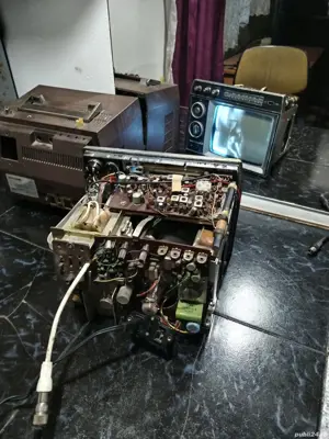 TV radio Universum Aiwa japonez an 1977 