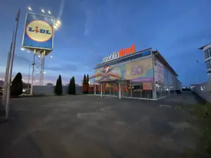 Nou pe piata! Spatiu comercial/Show Room in Selimbar km 307