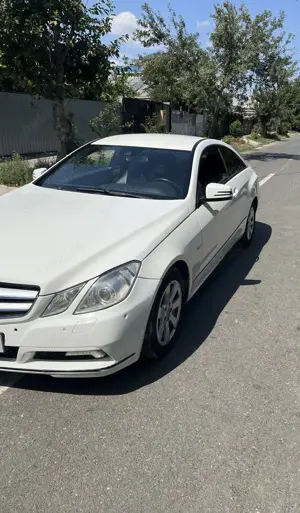 Mercedes E class coupe - imagine 8