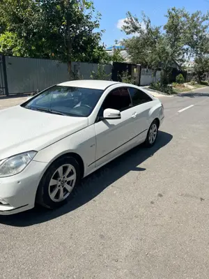Mercedes E class coupe - imagine 9