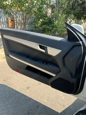 Mercedes E class coupe - imagine 5