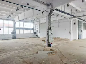 Hala productie, stocare de 477 de mp. la granita de sud a orasului - imagine 9