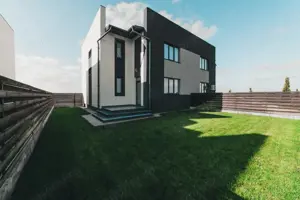 Domnesti, vila 4 camere, P+1+Pod, toate utilitatile, curte amenajată. - imagine 12