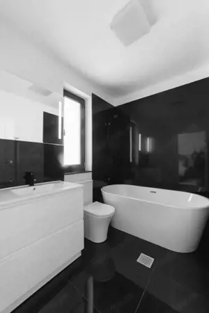 Domnesti, vila 4 camere, P+1+Pod, toate utilitatile, curte amenajată. - imagine 7