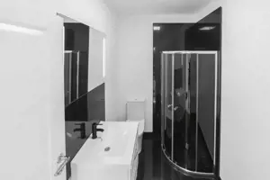 Domnesti, vila 4 camere, P+1+Pod, toate utilitatile, curte amenajată. - imagine 8