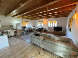 Casa demisol + parter de vanzare in Sat Vadu Rosca - Vulturu - imagine 4