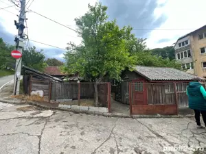 Casă de vânzare în Anina   zonă liniștita - imagine 3