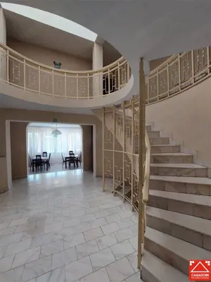 Casa cu 13 camere, pentru activitati diverse, in Micalaca - imagine 5