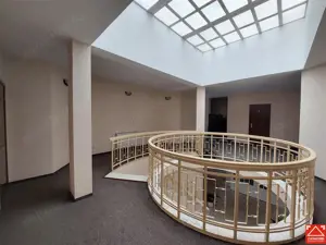 Casa cu 13 camere, pentru activitati diverse, in Micalaca - imagine 18