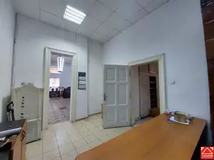 Spatiu comercial, zona centrala - imagine 13