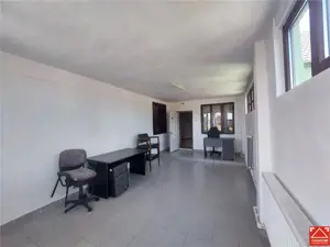 Imobil cu 18 incaperi pentru activitati diverse, in Gradiste - imagine 7