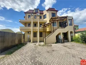 Imobil cu 18 incaperi pentru activitati diverse, in Gradiste