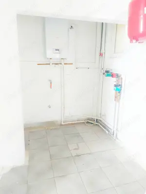 Spatiu comercial de 520 de mp. la granita de sud a orasului - imagine 3