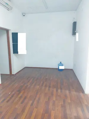 Spatiu comercial de 520 de mp. la granita de sud a orasului - imagine 15