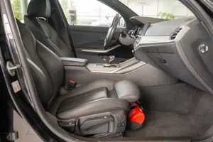 BMW Seria 3 330e 2.0 Plug-in Hybrid - imagine 11