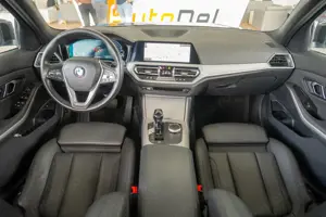 BMW Seria 3 330e 2.0 Plug-in Hybrid - imagine 17