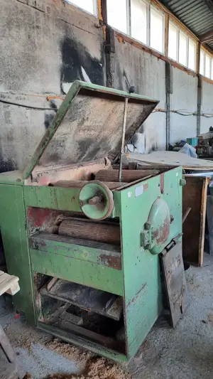 De Vanzare Gater, Multilama, Abric