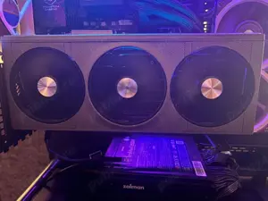 Placa video RX 9070 Nitro+