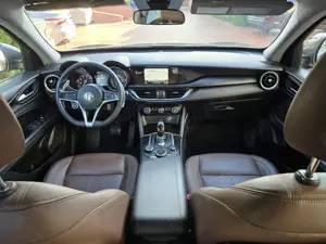 Alfa Romeo Stelvio 2.0 Turbo 16V AT8-Q4 Sprint - imagine 2