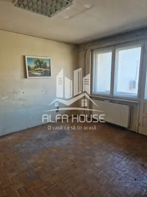 Vand 3 camere confort 1 zona Centrala