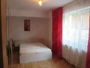 Vand 2 camere decomandat in vila la curte - imagine 6