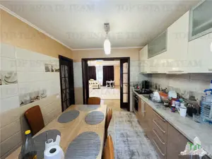 Vila superba 360 mp construiti, 524 mp curte, 6 camere, P+1+M ROSU - imagine 13