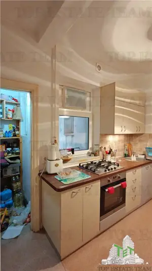 Apartament de 3 camere ultracentral, 2 intrari, lift cu acces privat, pod pentru depozitare, central - imagine 17