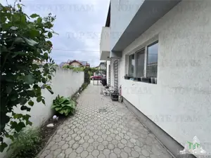 Vila moderna cuplata,curte individuala cu 5 camere , 3 bai , Living , terasa,mobilat si utilat, 2 lo - imagine 2