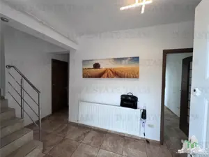 Vila moderna cuplata,curte individuala cu 5 camere , 3 bai , Living , terasa,mobilat si utilat, 2 lo - imagine 9