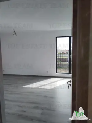 Vila individuala cu 5 camere,  2 terase, 4 locuri de parcare,350mp teren imprejmuit si toate utilita - imagine 6