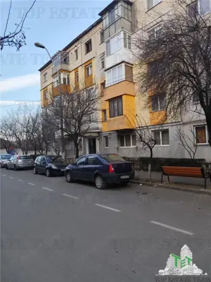 apartament 3 camere Hunedoara