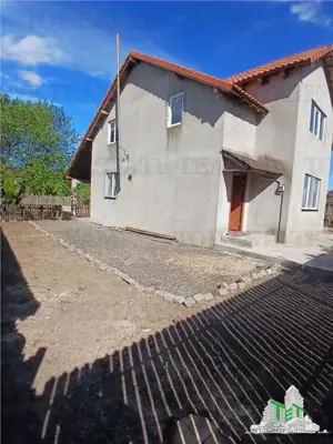 Locuinta cu teren generos garaj si terasa in Agigea