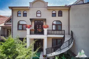 Vila de lux eleganta si confort la superlativ