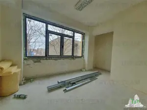 Spatiu Ultracentral 37 birouri in curs de apartamentare Constanta - imagine 12