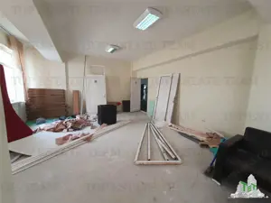 Spatiu Ultracentral 37 birouri in curs de apartamentare Constanta - imagine 20