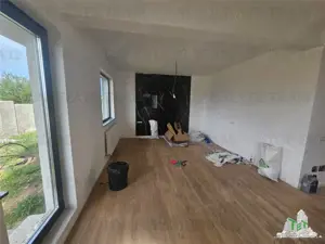 Vila lux 5 camere in Prel. Ghencea-Bragadiru - imagine 2