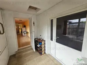 Casa la curte cu garaj dublu langa Padurea Rosu - imagine 6