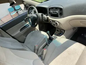 Vând Hyundai accent din 2008 - imagine 2