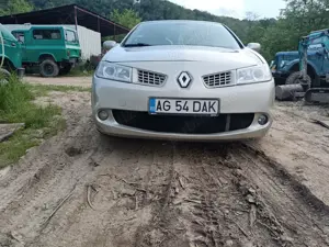 vand decapotabila renault