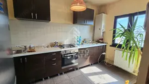 Apartament cu 3 camere, centrala proprie, zona Dacia