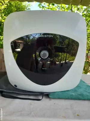 Vind doua boilere 30l Ariston .